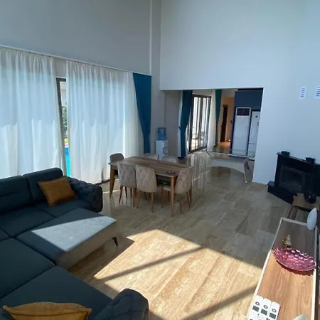 B&B Eden Nest Exclusive