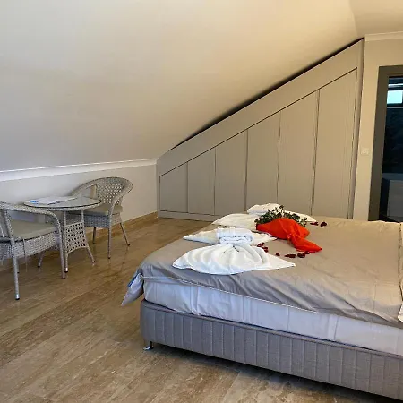 Eden Nest Exclusive B&B