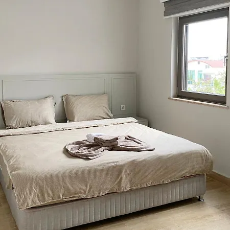 B&B Eden Nest Exclusive