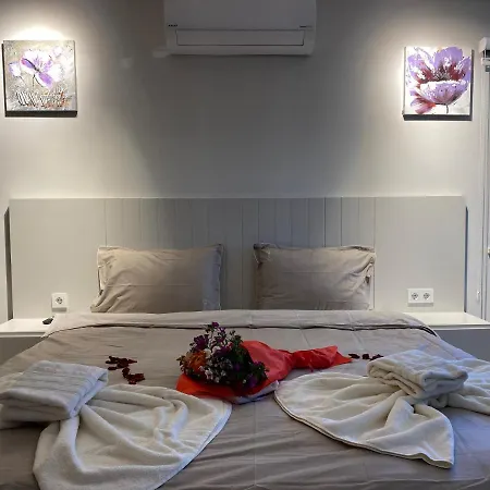 Eden Nest Exclusive Bed & Breakfast *
