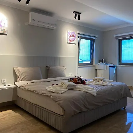 Eden Nest Exclusive Bed & Breakfast *